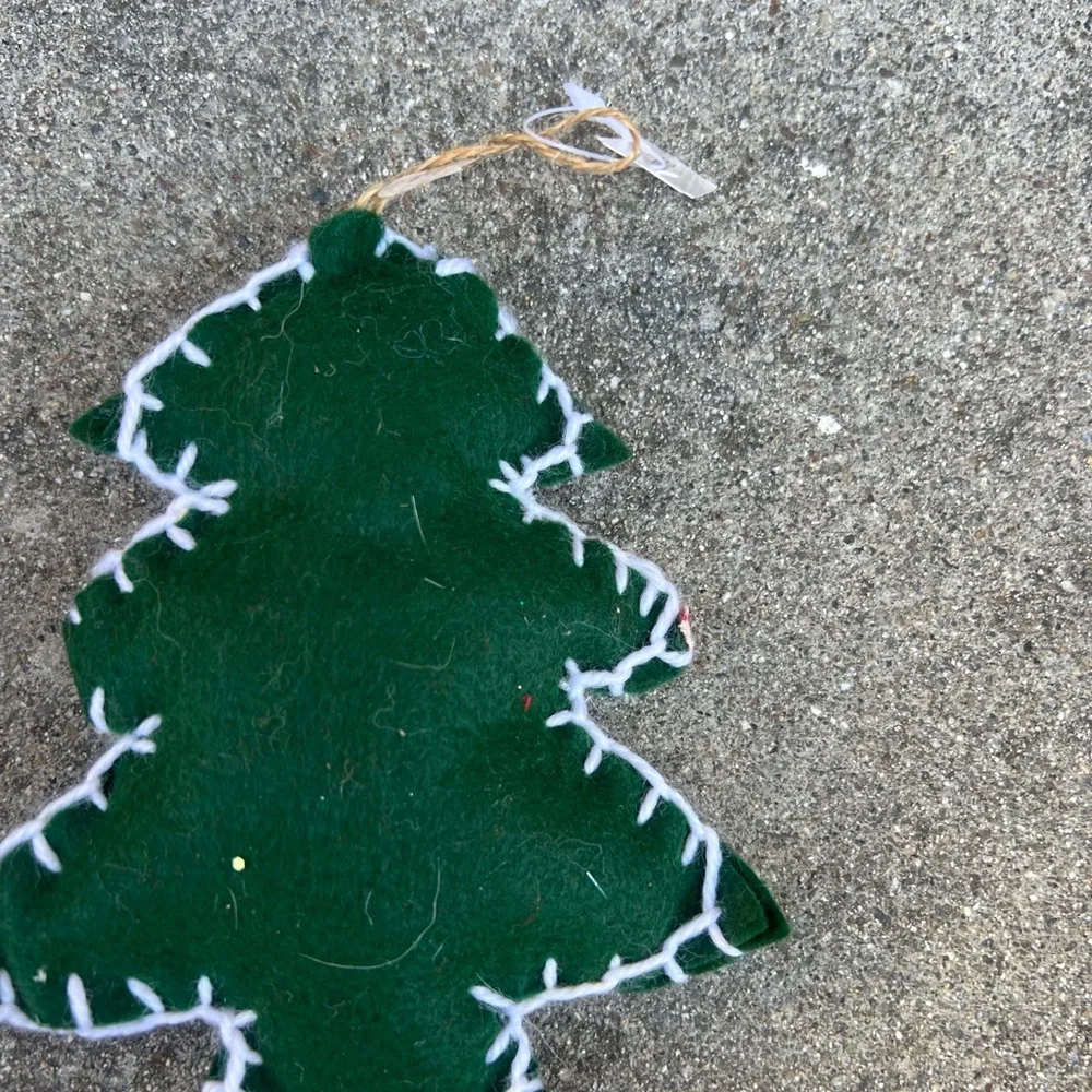 Green Felt Christmas Tree Ornament new with tags - Picture 12 of 12
